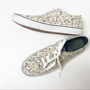 Vans | Vintage Floral Ivory Lace Up Sneakers 9